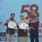 Dua Guru Ini Diganjar Hadiah Umroh di Acara Milad ke-58 SD Muhlas