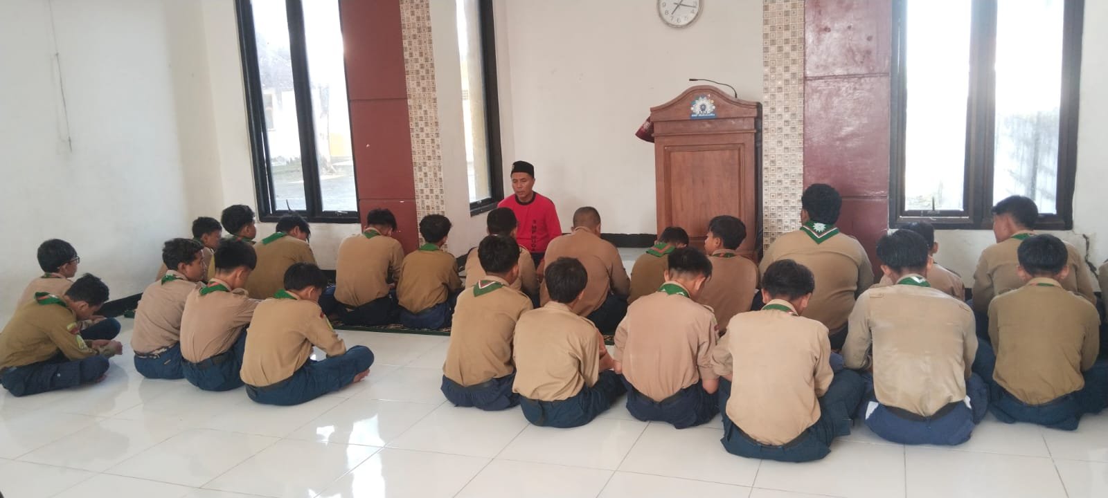Awali Hari dengan Ibadah, SMP Muhammadiyah 13 Kalen Biasakan Salat Dhuha dan Dzikir Sebelum Pembelajaran
