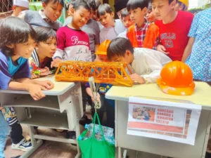 Siswa Sekolah Kreatif Baratajaya Adu Ide dan Karya di Ajang Pameran Tugas Akhir