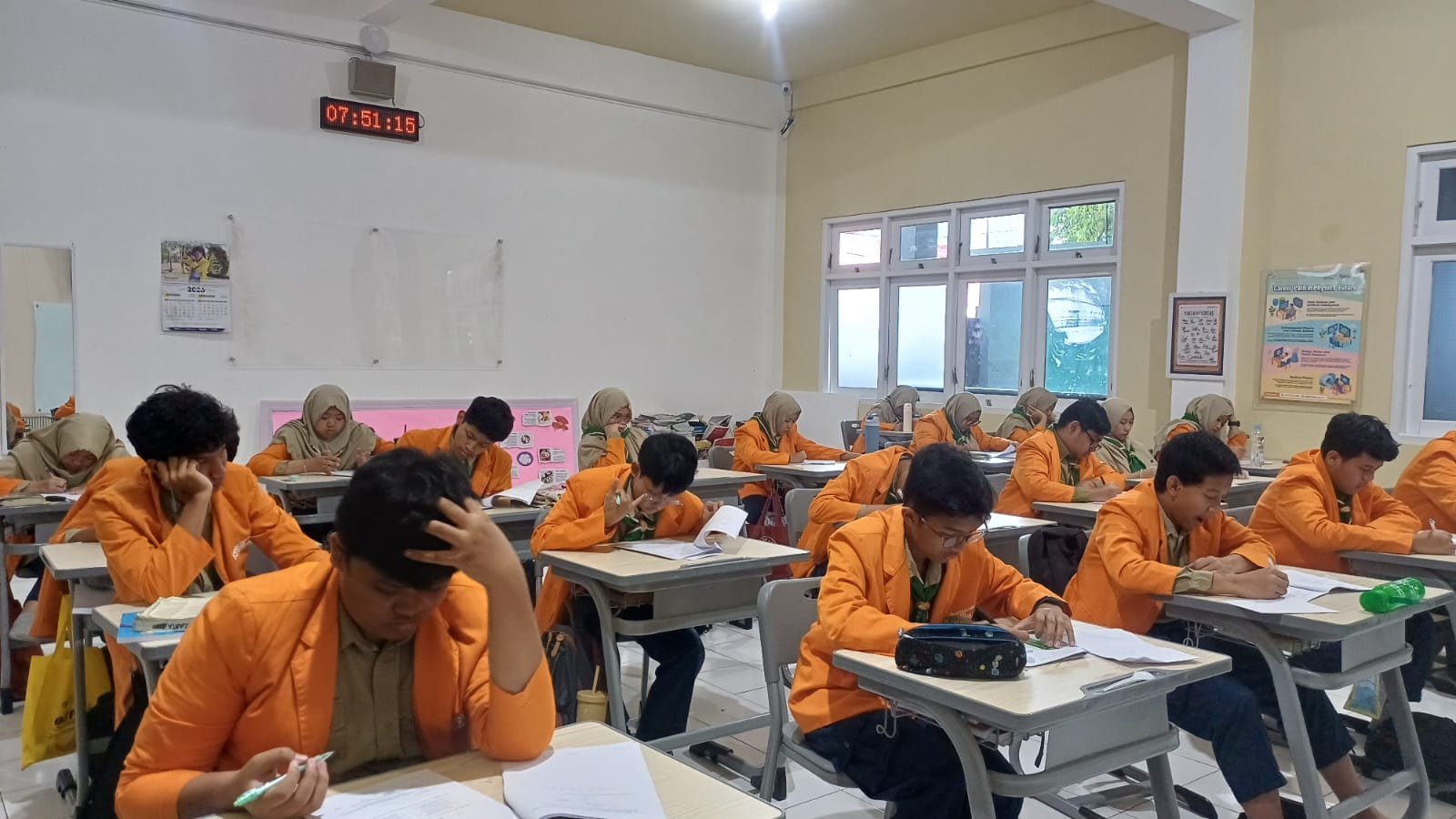 Menguatkan Langkah Menuju Checkpoint: SMP Muhammadiyah 12 GKB Gelar Reinforcement Test Kelas 9 ICP