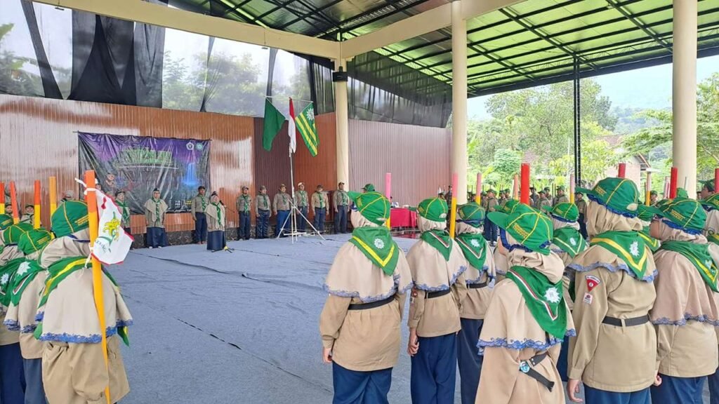 Menguatkan Karakter Sejak Dini, SD MuhlaS Langsungkan Kemah Hizbul Wathan di TSOT