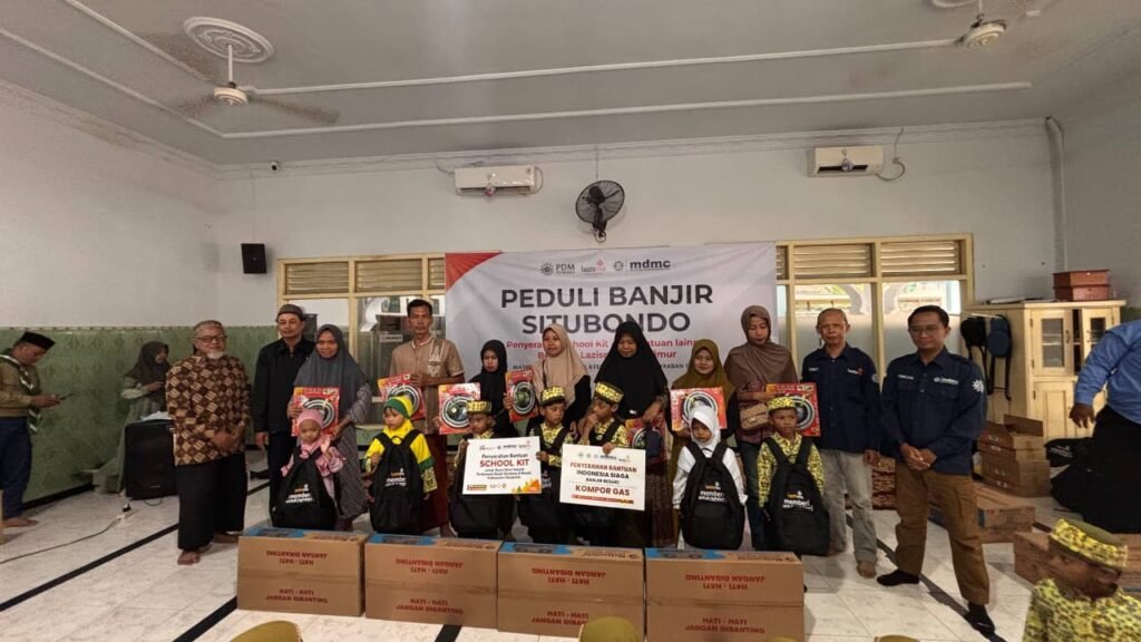 105 Paket School Kit Ceriakan Siswa SD dan TK terdampak Banjir Bandang di Besuki Situbondo