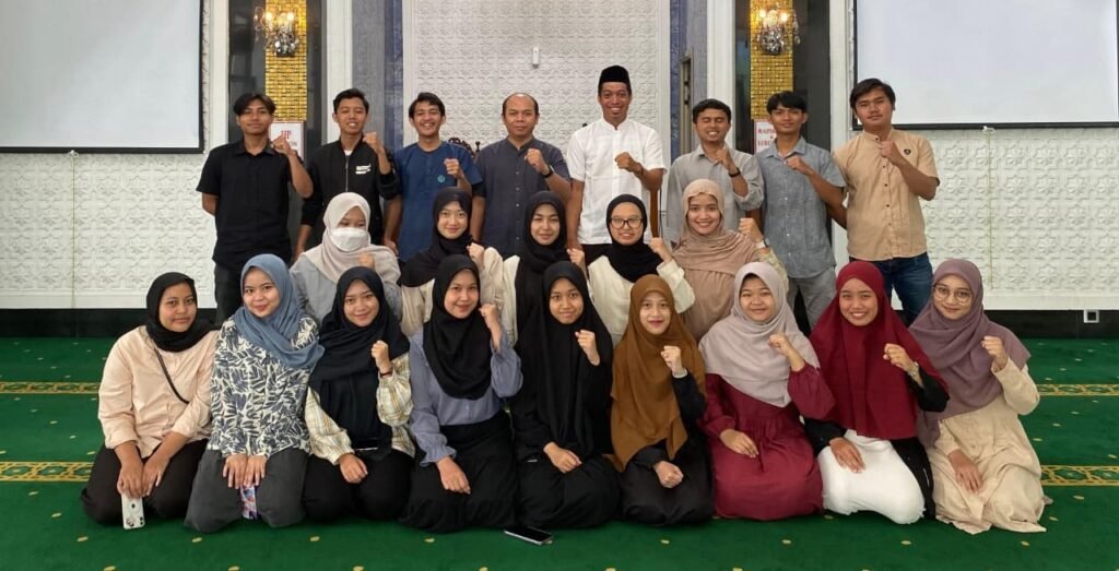 Kajian Matahari Bersinar Vol. 4 PRM UM: Dua Kunci Bahagia Dunia dan Akhirat