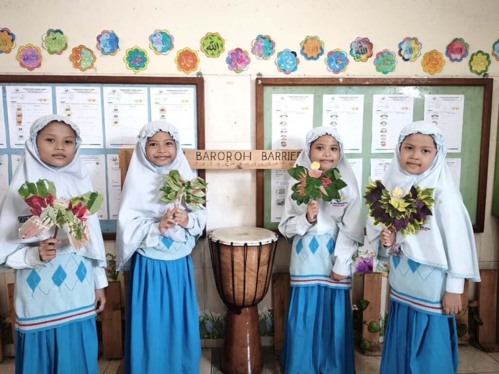 Murid Kelas 2 SD Mugres Lakukan Proyek Kokurikuler dengan Kreasi Ini