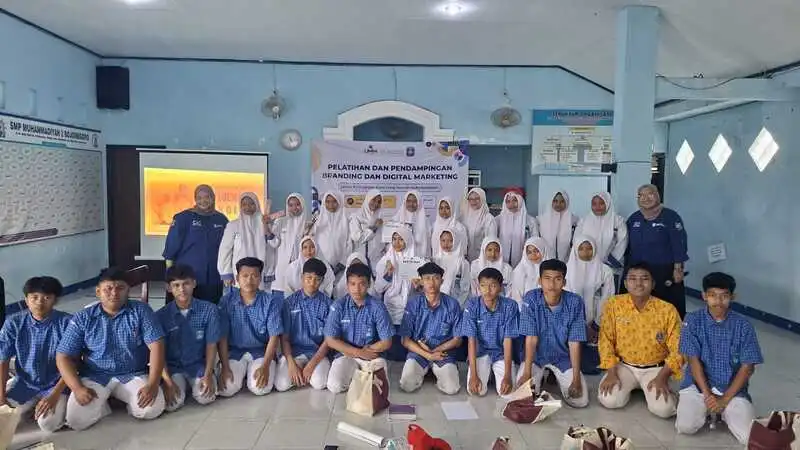 Perkuat Branding Sekolah Muhammadiyah: UMM Latih Siswa SMAM 1 Bojonegoro Jadi Content Creator