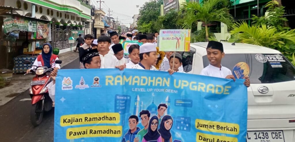 Sambut Ramadhan dengan Kreativitas, SMP Muhammadiyah 16 Surabaya Gelar Pawai Tarhib Ramadhan