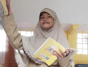 Menanam Kata, Menuai Makna: Jejak Langkah Mahira Merajut Puisi di Ruang Belajar