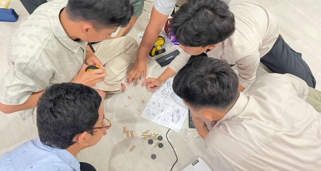 Siswa Kelas VIII Spemdalas Antusias Ikuti Digital Islamic Bootcamp Bertema AI dan IoT