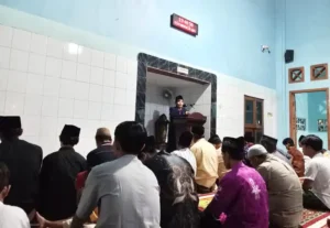 Tarawih Perdana, Jamaah Padati Masjid At-Taqwa Pandan Genteng
