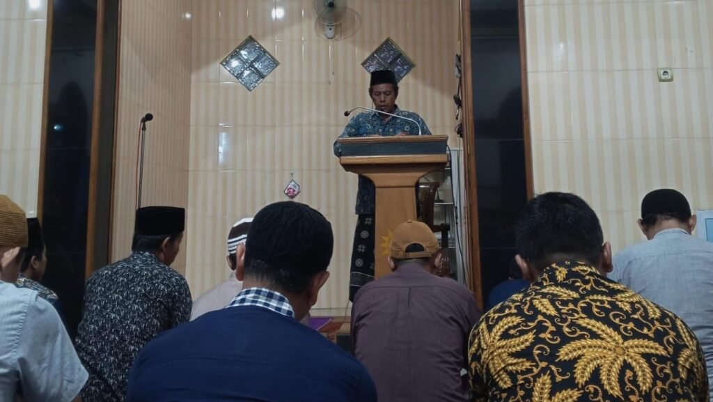 Malam Ketiga Tarawih, Jamaah Masjid Baitul Muslimin Jambean Semakin Meningkat