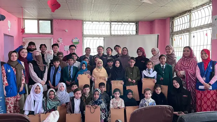 Perkuat Kepedulian Pendidikan, LAZISMU Pakistan dan PCIM Pakistan Gelar Bakti Sosial Bersama Islamic Relief Pakistan