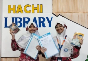 Raih Predikat Unggul, 2 Siswa SDMM Tuntaskan Level Tertinggi Reading Log