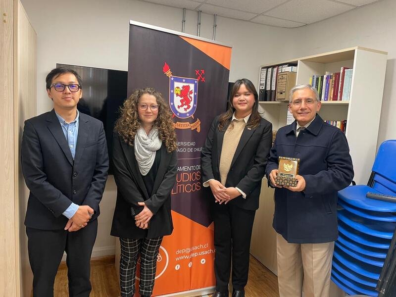 Diplomasi Tak Selalu Politik, Alumnus UMM Bangun Citra Indonesia Lewat Seni di Amerika Latin