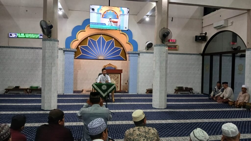 Kajian Menjelang Berbuka di Masjid At Taqwa Giri: Sejarah Disyariatkan Puasa