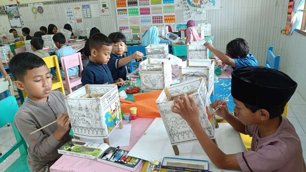 Lomba Mewarnai Damar Kurung, Cara SD Almadany Gresik Ajak Generasi Muda Berbudaya