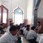 Salatlah dengan Jiwa, Kamad MA Al-Ishlah Ajak Siswa Spemudas Paciran dalam Kultum Dzuhur