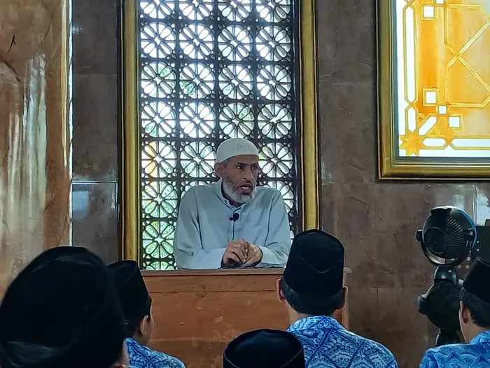 Membenci dan Mencintai karena Allah, Pesan Kultum Syaikh Khairiy Abdel Sattar di Ponpes Al-Ishlah Lamongan