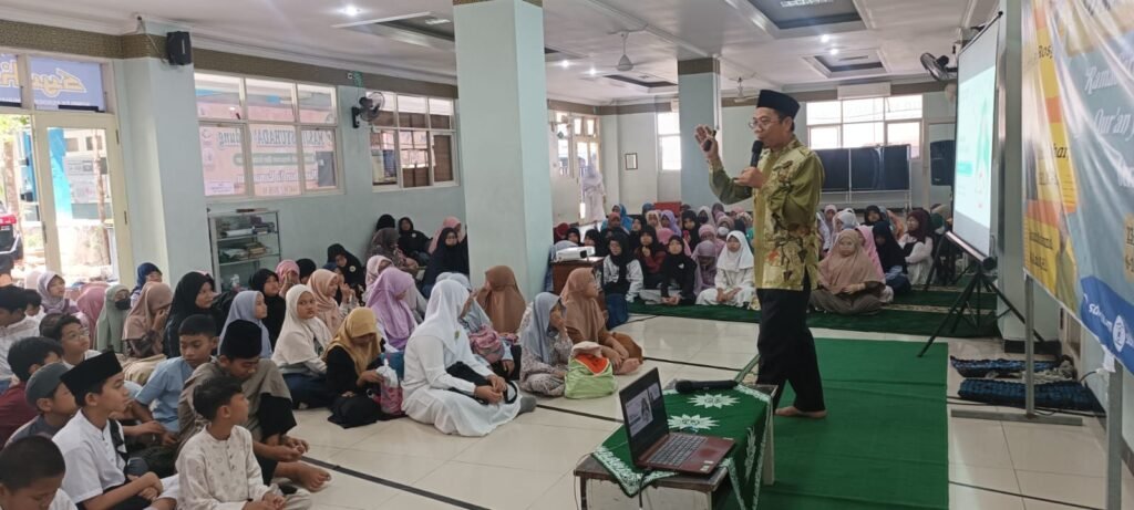 Implementasi Teologi Al-Ma’un, Siswa SD Musix Buka Puasa Bersama Anak Yatim