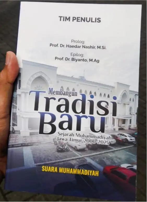 Menenun Masa Depan dari Jejak Sejarah