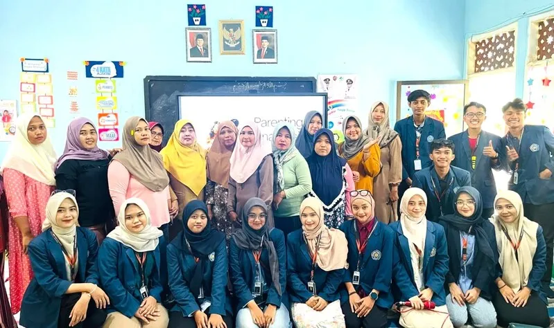 Dukung Tumbuh Kembang Anak, Mahasiswa PKM UMG Gelar Kelas Parenting di TK Dharma Wanita