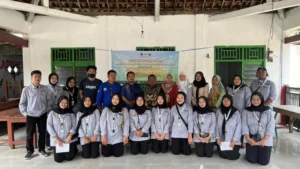 KKN Kelompok 9 UMG Dorong Legalitas UMKM Desa Madureso lewat Pendampingan Sertifikasi Halal