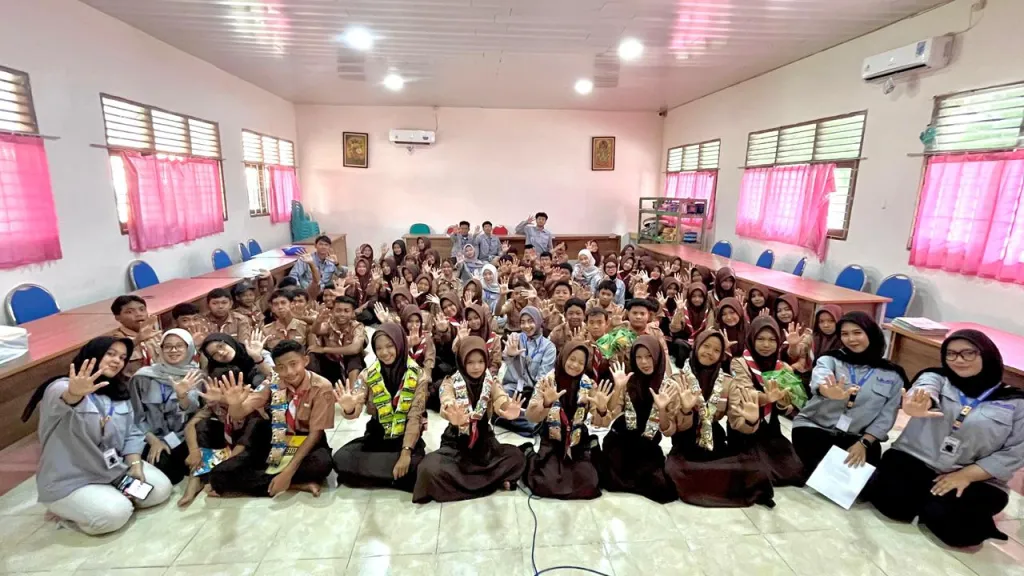 Mahasiswa Hukum UMG Edukasi Pencegahan Pelecehan di SMP Mojokerto