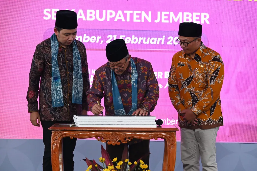 Mendikdasmen Resmikan Revitalisasi Sekolah di Jember