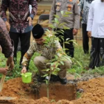 Muhammadiyah Kembangkan Kebun Durian Produktif di Sampang