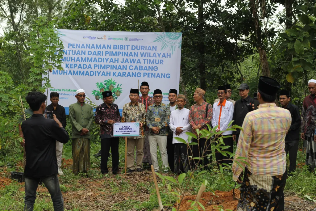 Muhammadiyah Kembangkan Kebun Durian Produktif di Sampang
