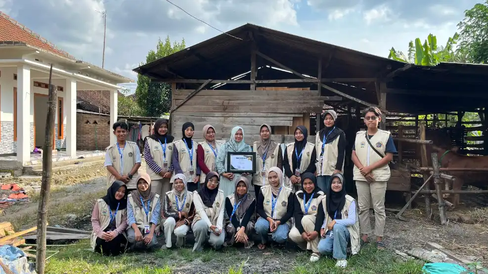 Inovasi Pemberdayaan Ekonomi Mahasiswa KKN STIKES Muhammadiyah Bojonegoro melalui Budidaya Ayam Mardi