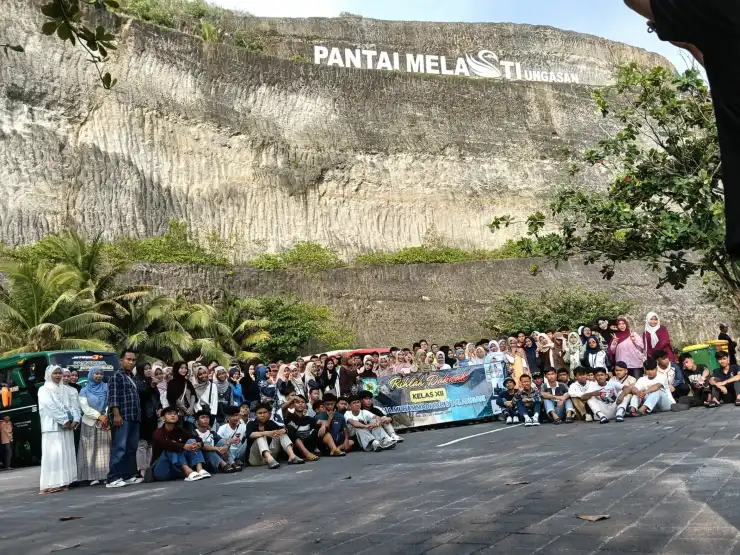 Rihlah Dakwah SMAMUGA Tulangan di Bali Perkuat Iman dan Toleransi