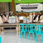 Budidaya Ikan Lele dalam Galon dengan Sistem Akuaponik Sederhana Ala KKN STIKES Muhammadiyah Bojonegoro