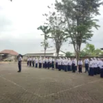 Apel Senin Pagi, Kepala SMP Muhammadiyah 13 Kalen Tekankan Kesadaran Kebersihan dan Semangat Belajar Jelang STS