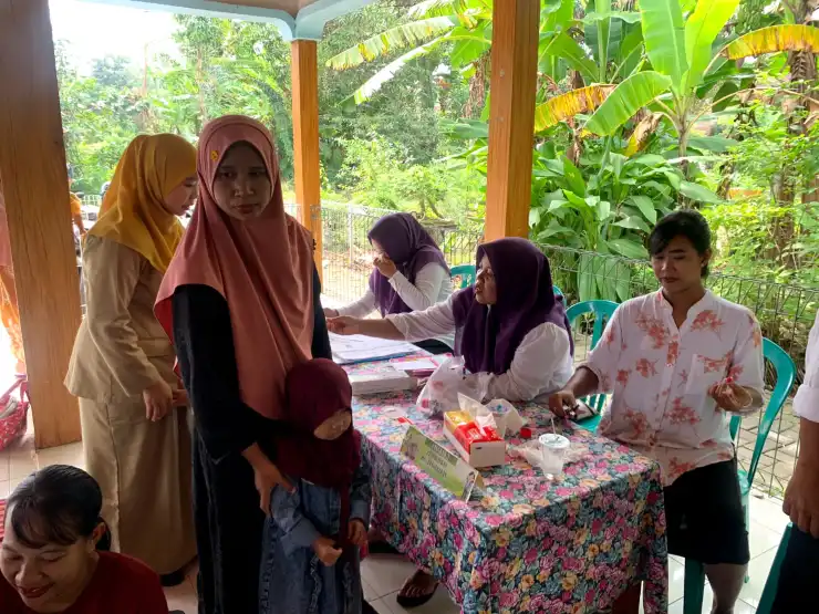 Tim Pengabdian UMG Laksanakan PMT Berbasis Pangan Lokal di Desa Pulorejo