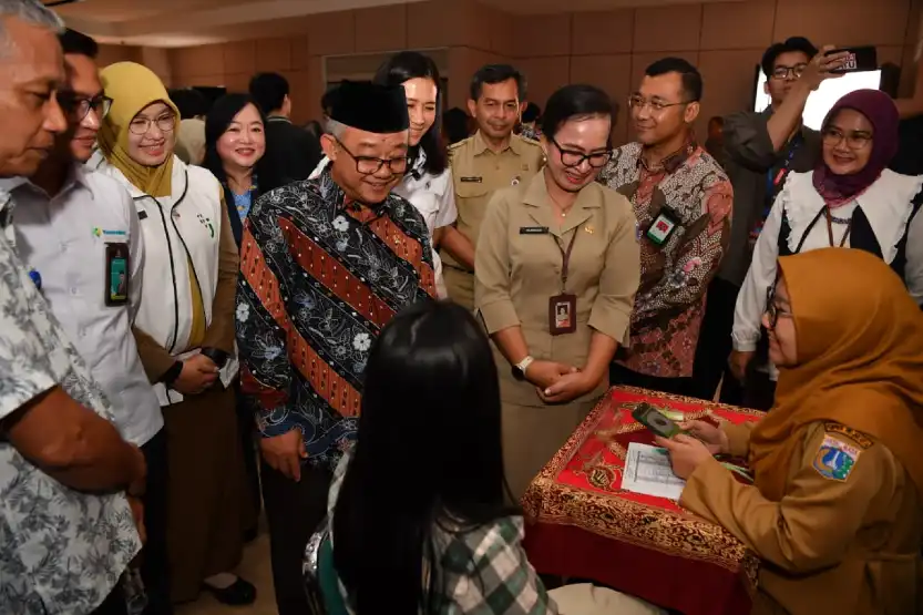 Dukung Program Presiden, Mendikdasmen Tinjau Cek Kesehatan Gratis di Sekolah