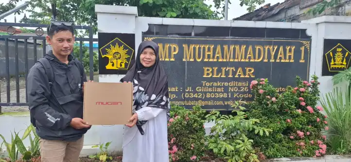 SMP Muhammadiyah 1 Blitar Terima Laptop Digitalisasi dari Presiden Prabowo