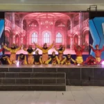 Warna-warni Kreativitas Siswa Mudabo: Tim Orkestra Berpadu di Panggung