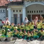 PAUD Aisyiyah 1 Cabang Turi Tanamkan Nilai Silaturahmi dan Sedekah melalui Pembelajaran Silaturahmi ke Ranting