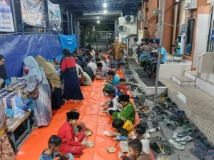 Masjid Al Mahdi Sediakan Buka Puasa Sebulan Penuh