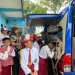 Mobil Terbang RBC Institute AMF Tanamkan Kepedulian Lingkungan dan Budaya Literasi di MI Nurul Islam Tajinan