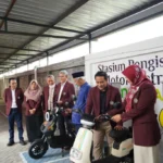 Di Usia 42, Umsura Nyalakan Energi Baru Lewat SPKL Panel Surya