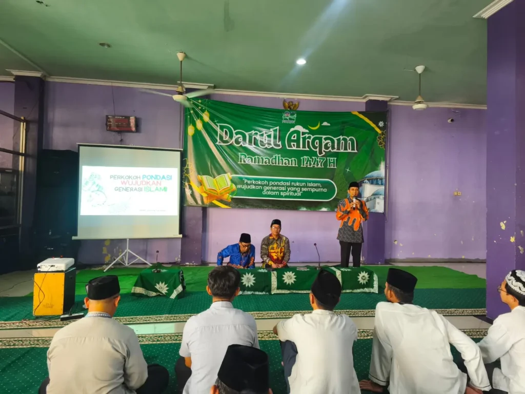 Tutup Ramadan dengan Darul Arqam, Guru dan Karyawan SMPM 2 Surabaya Perkuat Spiritualitas