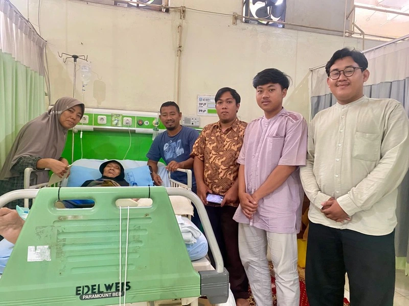 IKPI Surabaya-Sidoarjo Jenguk Keluarga Guru Ponpes Al-Ishlah, Perkuat Empati dan Ukhuwah