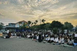 Khutbah Idulfitri Prof Syafiq Mughni, Dari Ketaqwaan hingga Keadilan Global