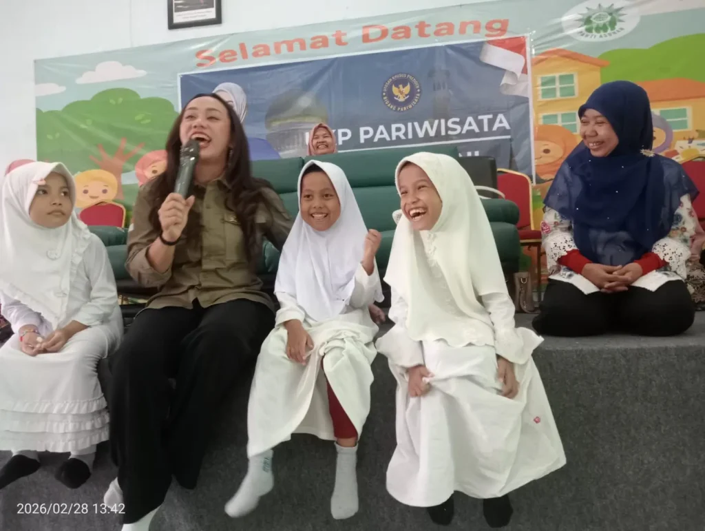 Utusan Khusus Presiden Zita Anjani Berbagi Kebahagiaan di Panti Yatim Puteri ‘Aisyiyah Surabaya