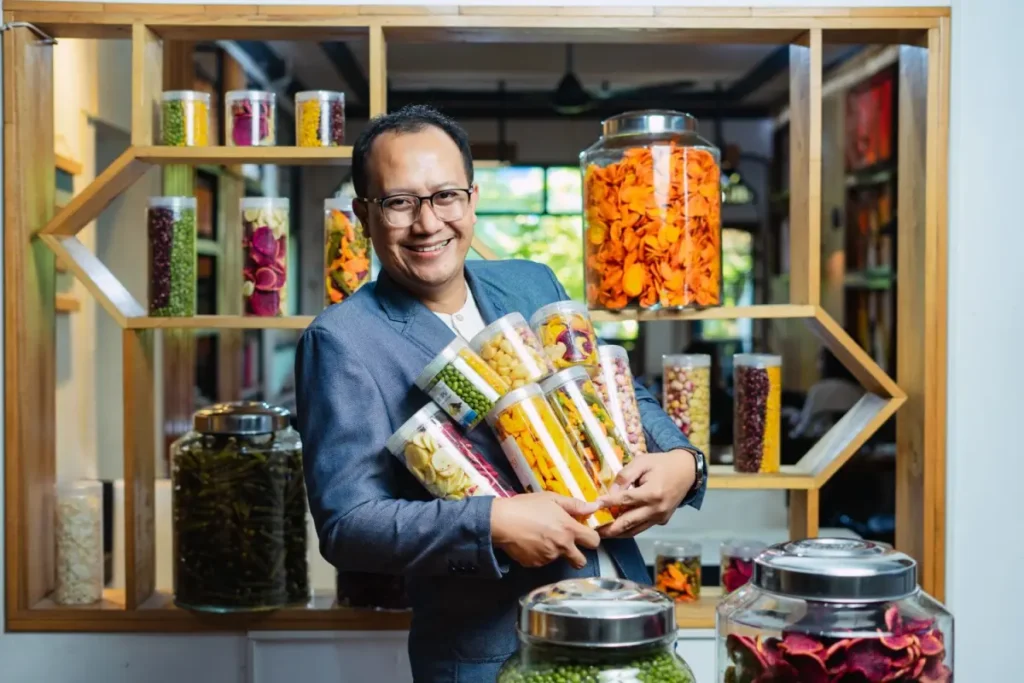 Dari Desa ke Pasar Dunia, Alumni UMM Ekspor Keripik Buah