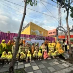 Semangat berbagi, Aisyiyah Gubeng Surabaya Tebar Ta’jil On The Road