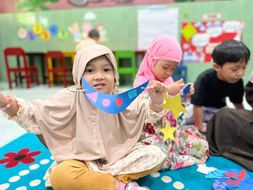 Belajar Makna Ramadan Lewat Hias Kelas di Ababe School
