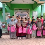Donasi Wali Murid, MI Muhammadiyah Perante Santuni Yatim dan Dhuafa