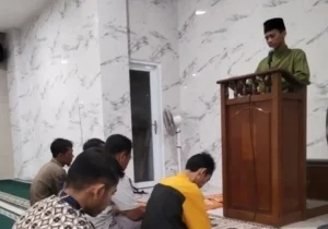 Duta Kampus UMMAD Pimpin Salat Gerhana